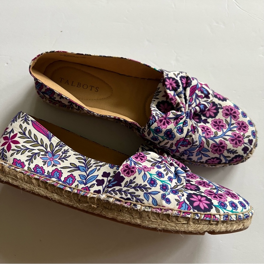 Talbots Cinched Espadrilles Women's 7.5 Floral Loafers - Purple and Cream Shoes - Picture 10 of 11